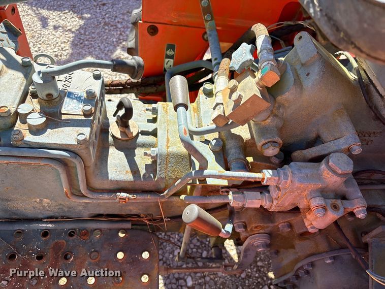 image for item YA1972 Kubota L2350 MFWD tractor