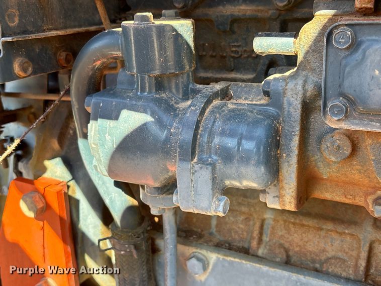 image for item YA1972 Kubota L2350 MFWD tractor