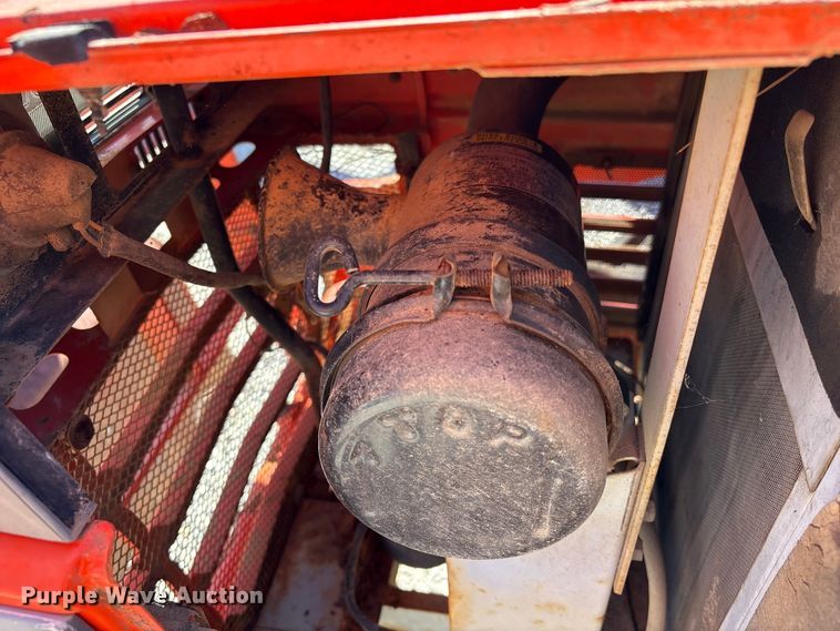 image for item YA1972 Kubota L2350 MFWD tractor