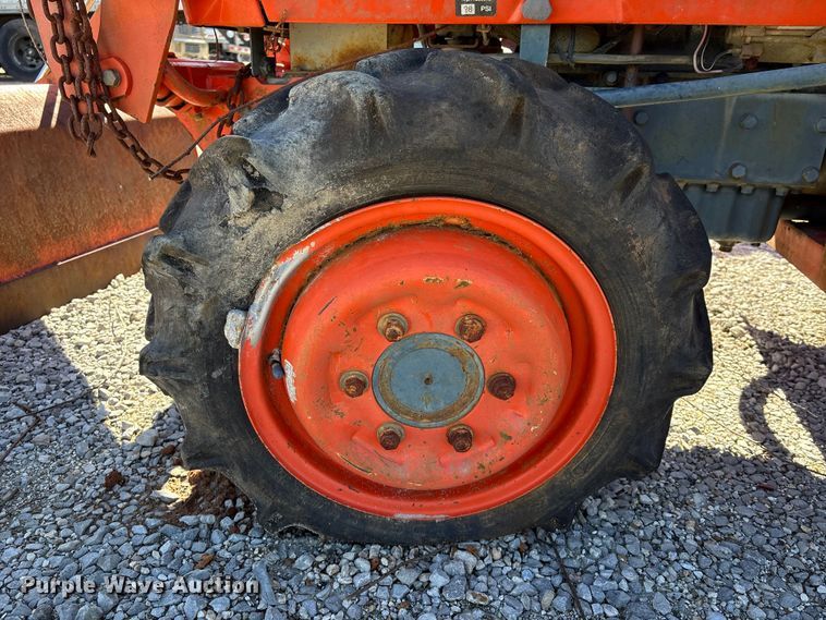 image for item YA1972 Kubota L2350 MFWD tractor