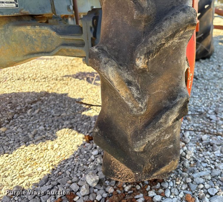 image for item YA1972 Kubota L2350 MFWD tractor