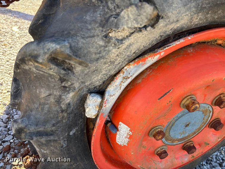 image for item YA1972 Kubota L2350 MFWD tractor