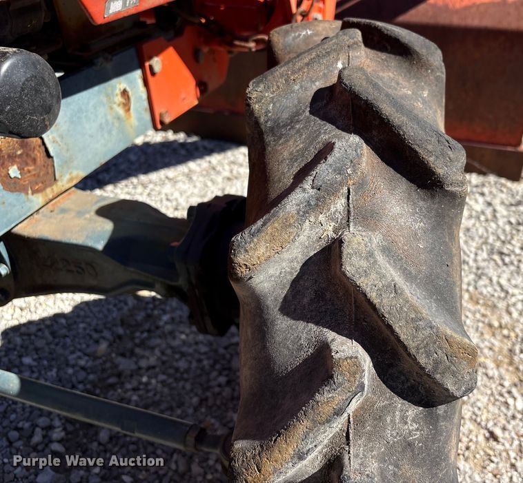 image for item YA1972 Kubota L2350 MFWD tractor