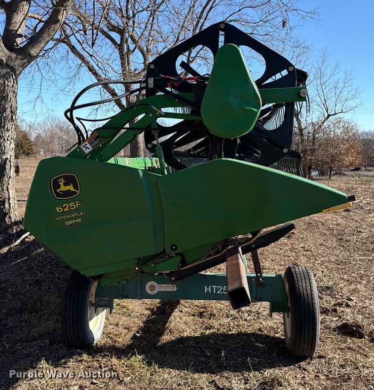 image for item YA1980 2003 John Deere 625F flex draper head