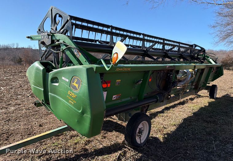 image for item YA1980 2003 John Deere 625F flex draper head