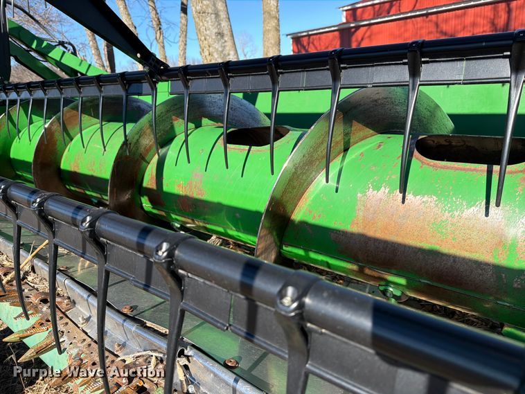 image for item YA1980 2003 John Deere 625F flex draper head