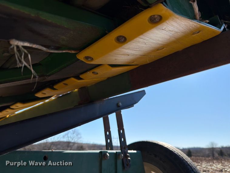 image for item YA1980 2003 John Deere 625F flex draper head