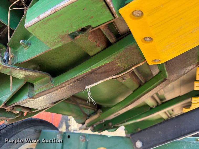 image for item YA1980 2003 John Deere 625F flex draper head