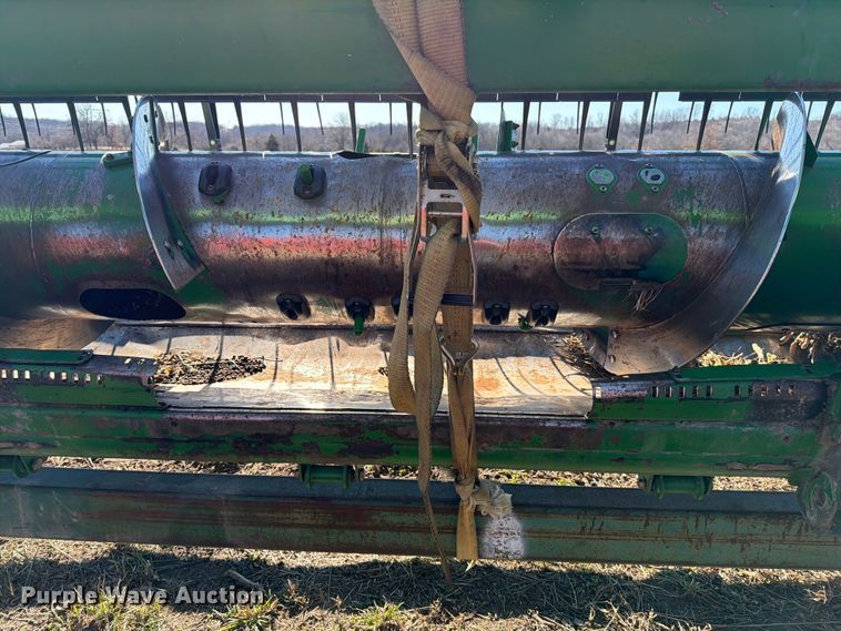 image for item YA1980 2003 John Deere 625F flex draper head