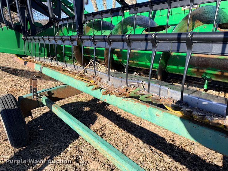image for item YA1980 2003 John Deere 625F flex draper head