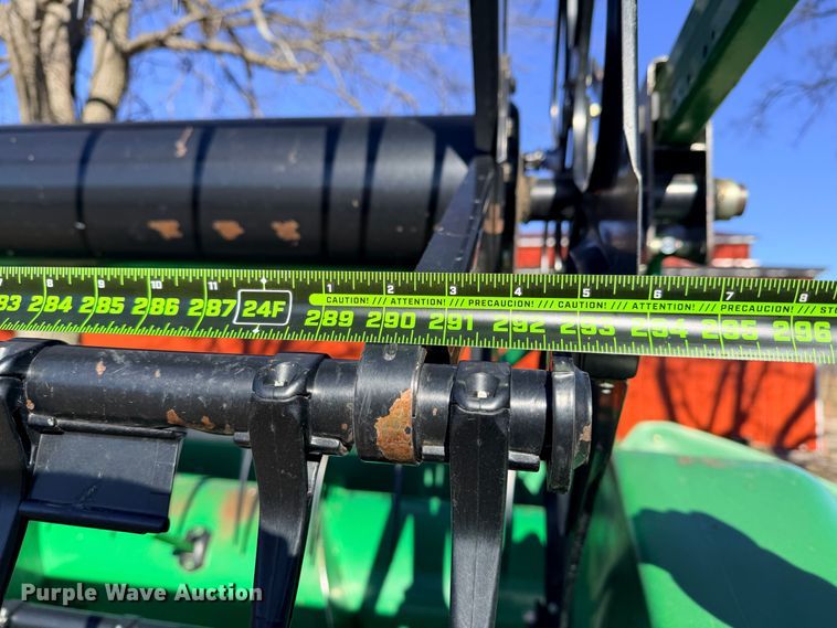 image for item YA1980 2003 John Deere 625F flex draper head