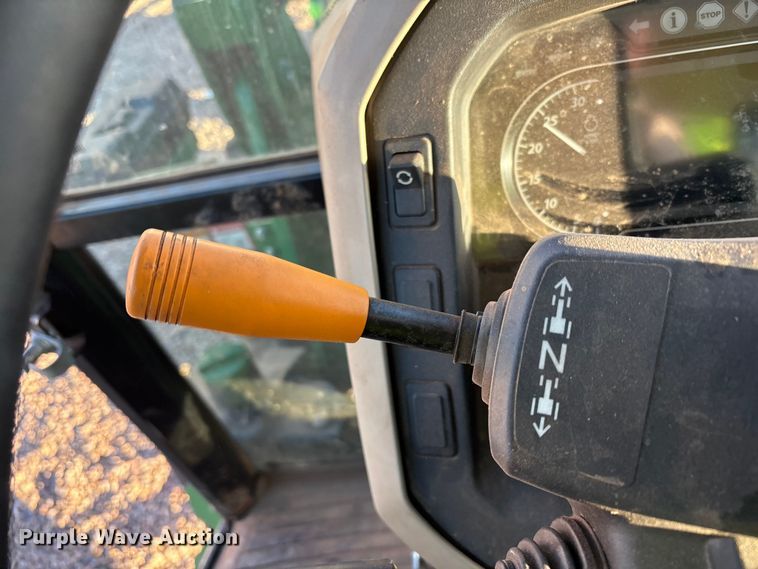 image for item YA1981 2022 John Deere 5100E MFWD tractor