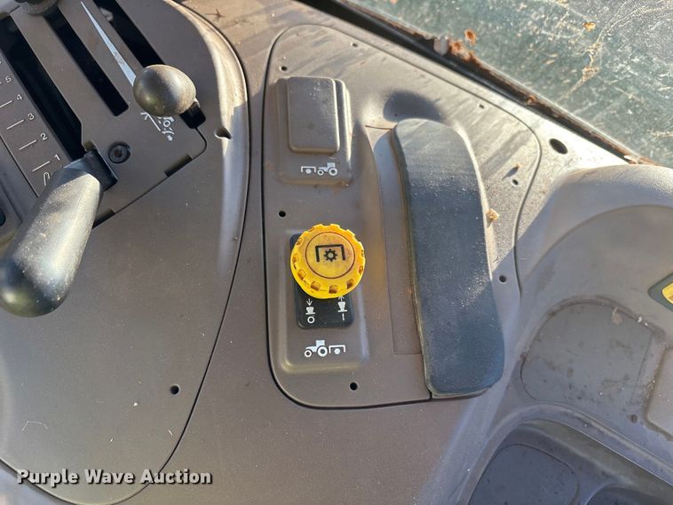 image for item YA1981 2022 John Deere 5100E MFWD tractor