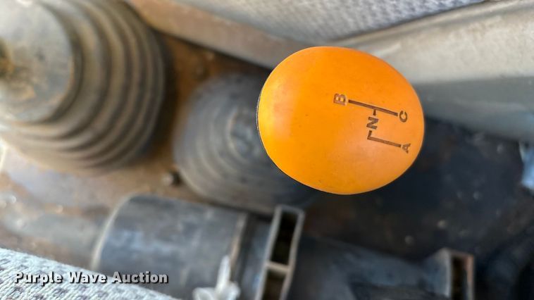 image for item YA1981 2022 John Deere 5100E MFWD tractor