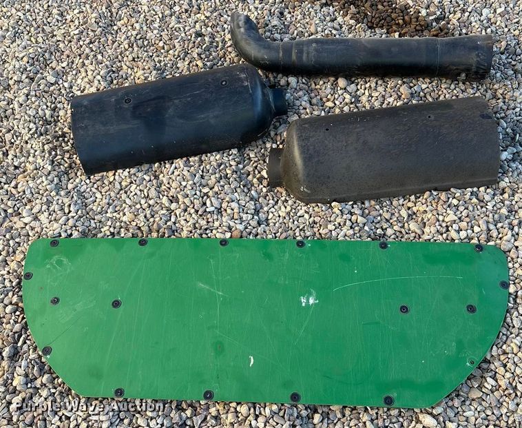 image for item YA1981 2022 John Deere 5100E MFWD tractor