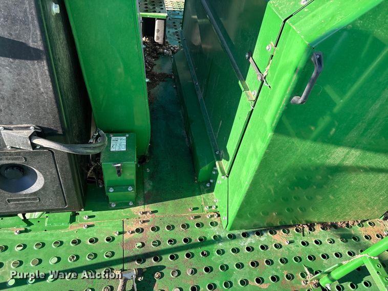 image for item YA1990 2020 John Deere CS690 RWA cotton stripper