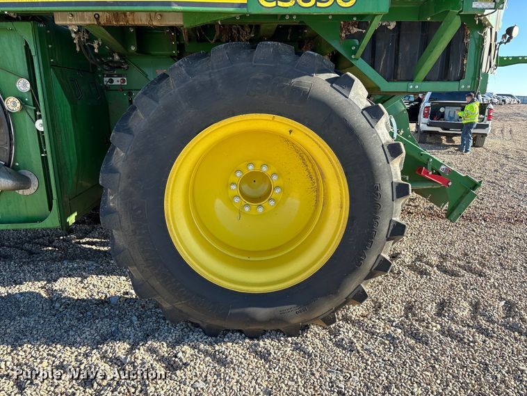 image for item YA1990 2020 John Deere CS690 RWA cotton stripper