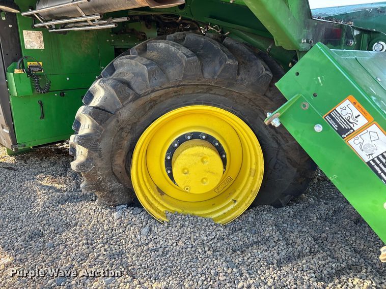 image for item YA1990 2020 John Deere CS690 RWA cotton stripper