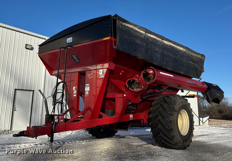 image for item YA2023 Brent 1082 grain cart