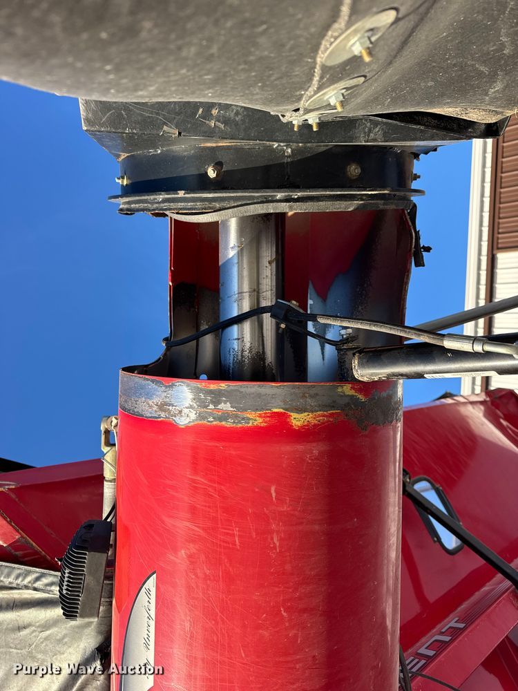 image for item YA2023 Brent 1082 grain cart