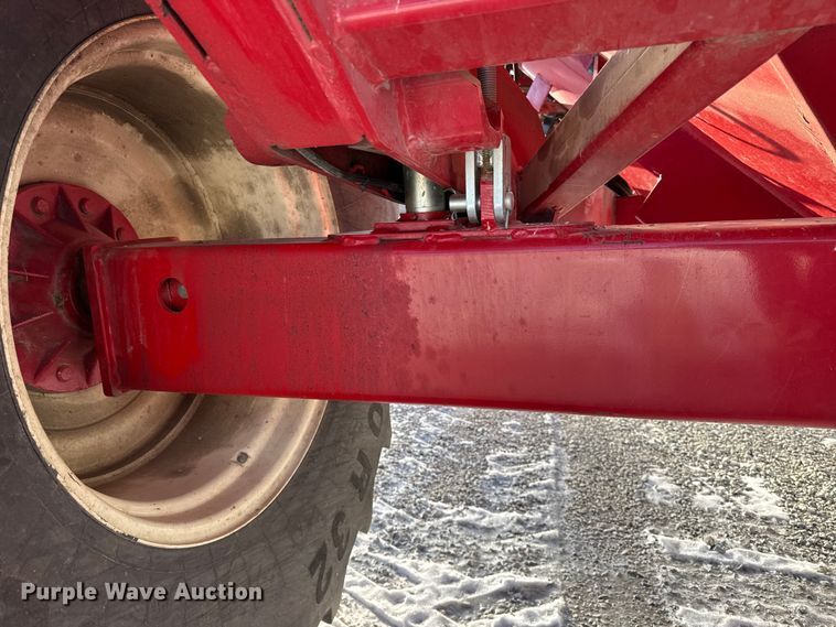 image for item YA2023 Brent 1082 grain cart