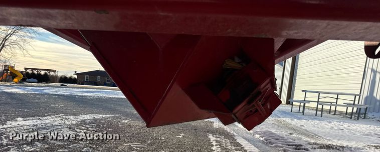 image for item YA2023 Brent 1082 grain cart