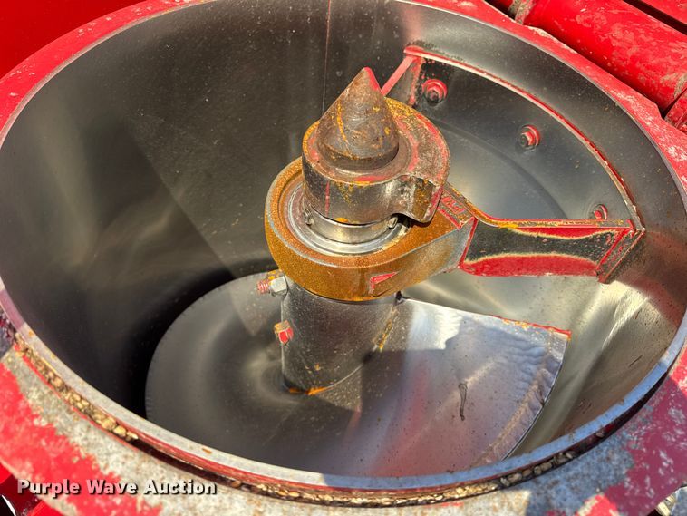 image for item YA2023 Brent 1082 grain cart