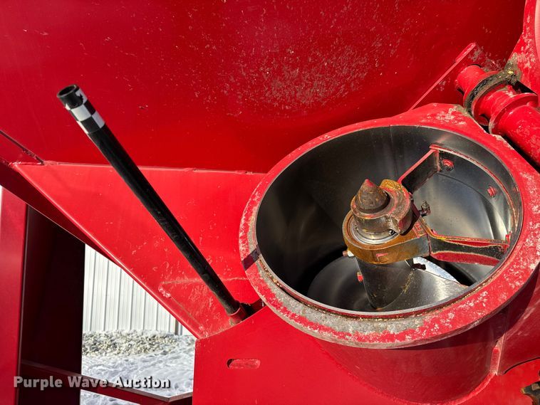 image for item YA2023 Brent 1082 grain cart