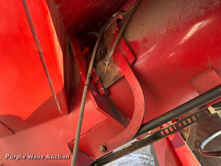 image for item YA2023 Brent 1082 grain cart