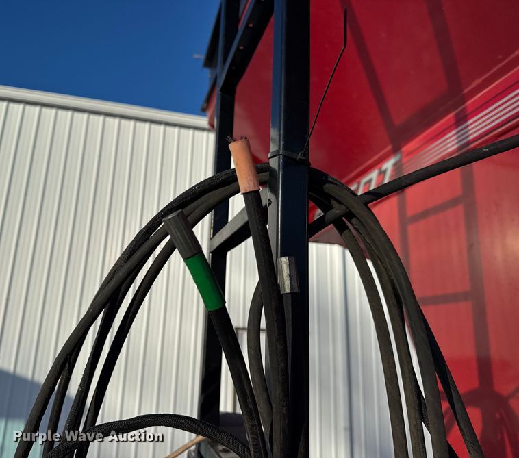 image for item YA2023 Brent 1082 grain cart