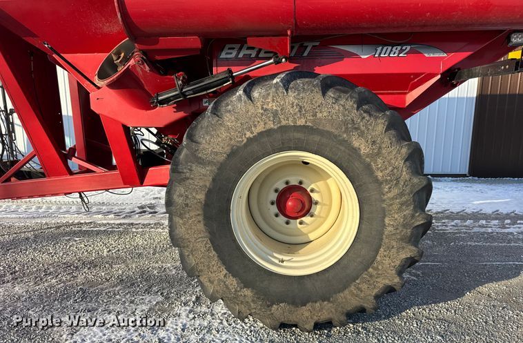 image for item YA2023 Brent 1082 grain cart