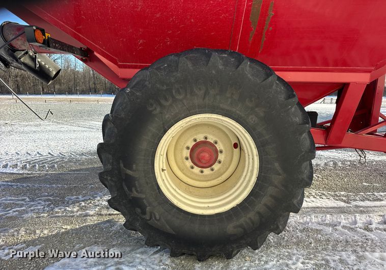 image for item YA2023 Brent 1082 grain cart