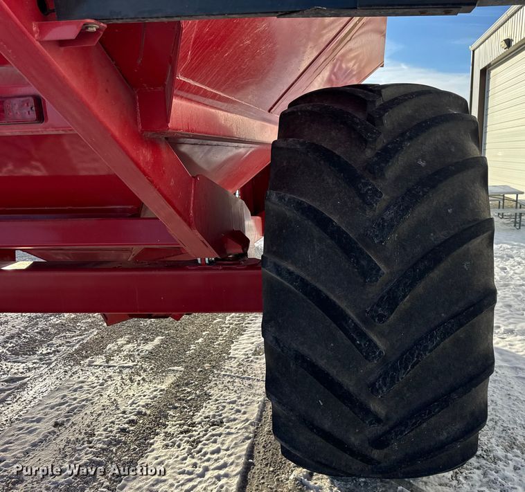 image for item YA2023 Brent 1082 grain cart