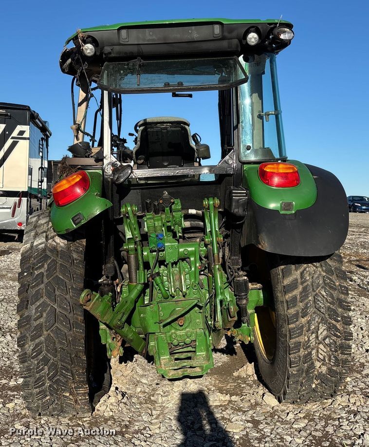 image for item YA2078 2017 John Deere 5090R MFWD tractor