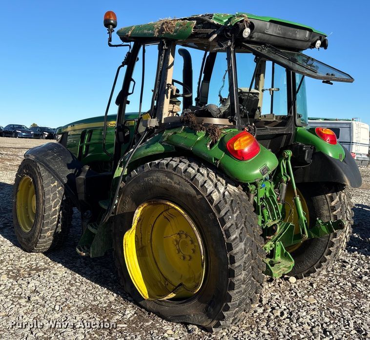 image for item YA2078 2017 John Deere 5090R MFWD tractor
