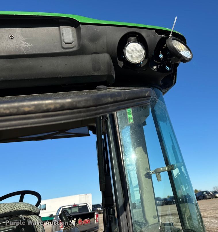 image for item YA2078 2017 John Deere 5090R MFWD tractor