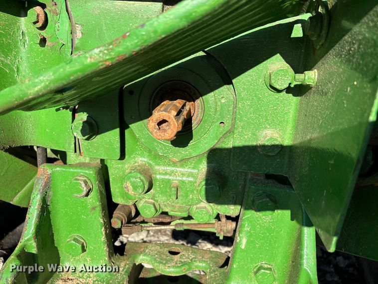 image for item YA2078 2017 John Deere 5090R MFWD tractor