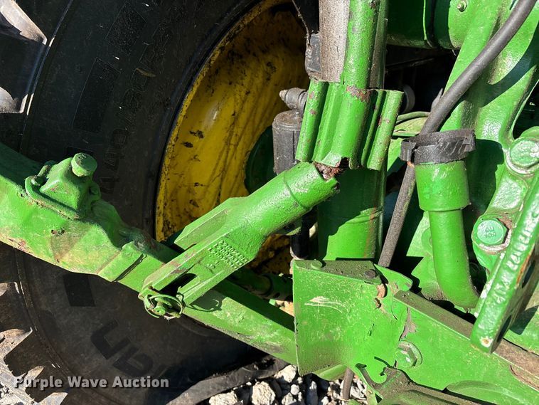 image for item YA2078 2017 John Deere 5090R MFWD tractor