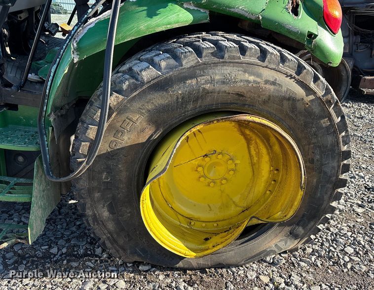 image for item YA2078 2017 John Deere 5090R MFWD tractor