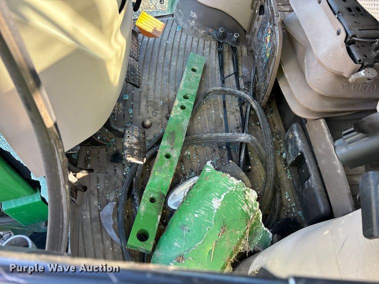 image for item YA2078 2017 John Deere 5090R MFWD tractor