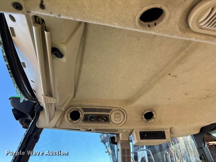 image for item YA2078 2017 John Deere 5090R MFWD tractor