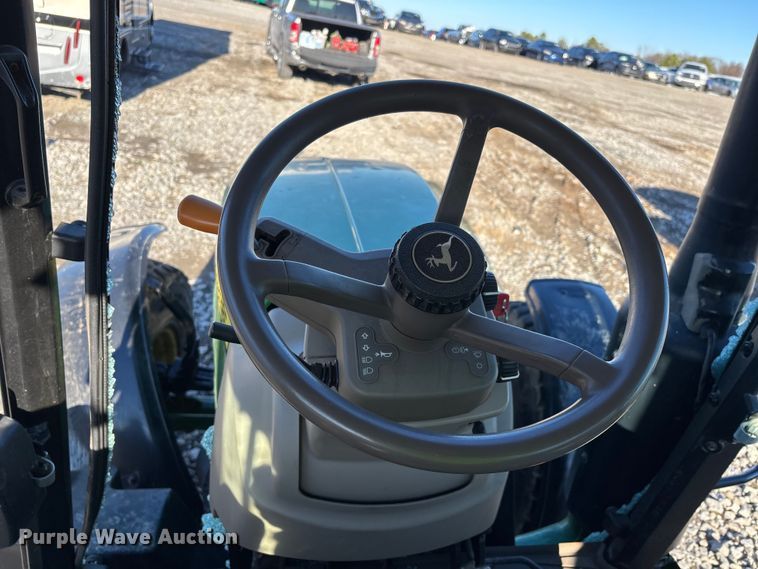 image for item YA2078 2017 John Deere 5090R MFWD tractor