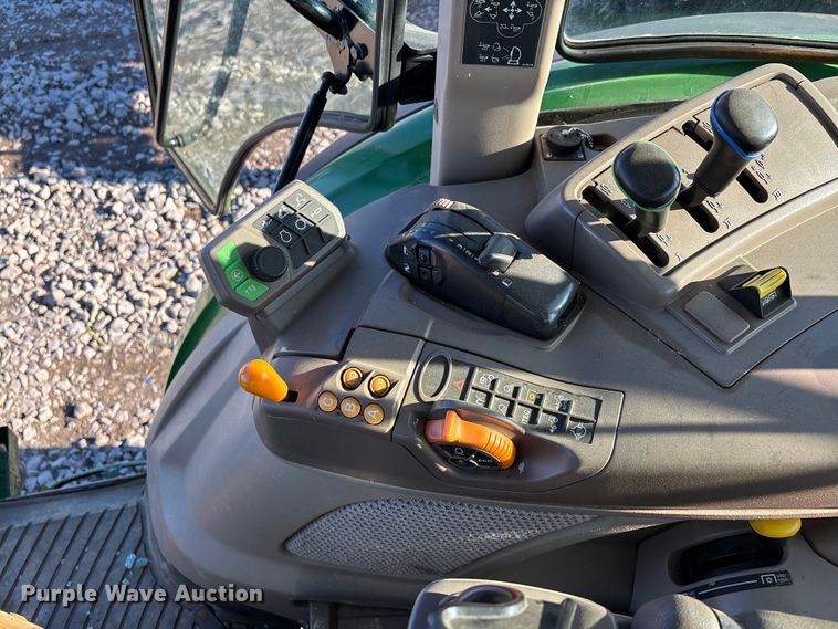 image for item YA2078 2017 John Deere 5090R MFWD tractor