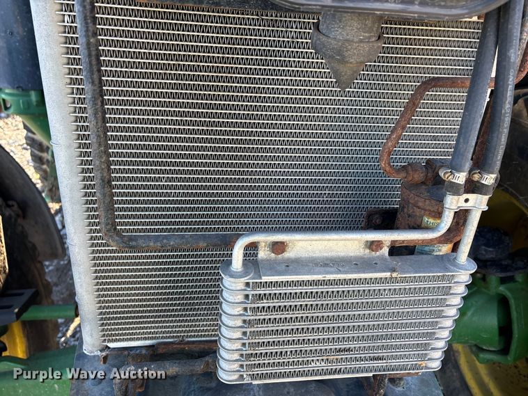 image for item YA2078 2017 John Deere 5090R MFWD tractor