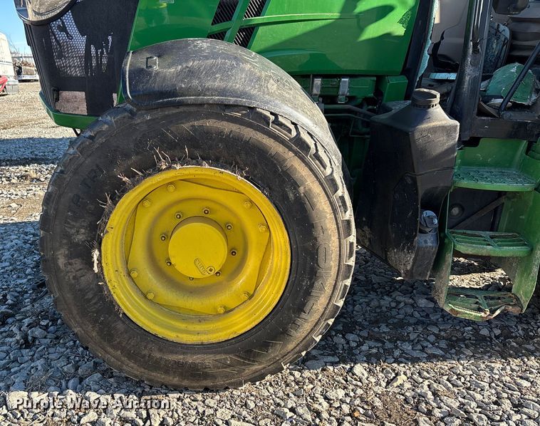 image for item YA2078 2017 John Deere 5090R MFWD tractor