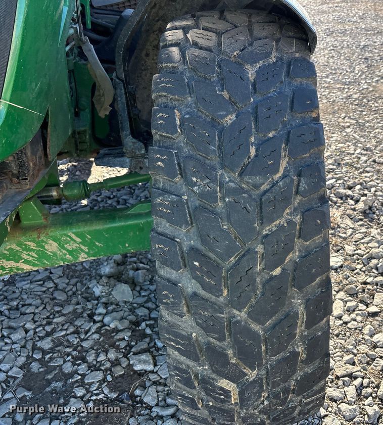 image for item YA2078 2017 John Deere 5090R MFWD tractor