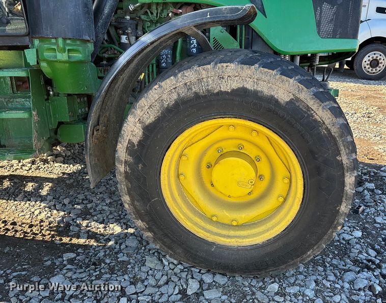 image for item YA2078 2017 John Deere 5090R MFWD tractor