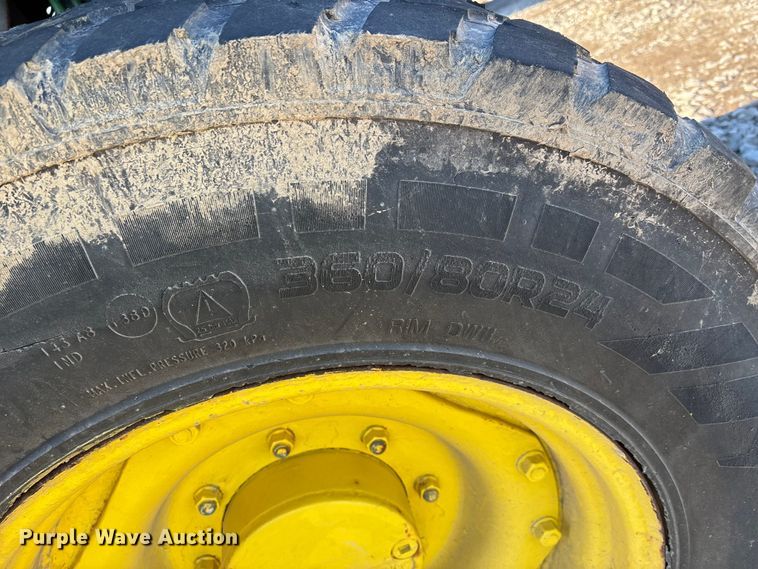 image for item YA2078 2017 John Deere 5090R MFWD tractor