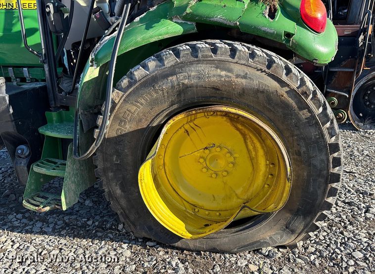 image for item YA2078 2017 John Deere 5090R MFWD tractor