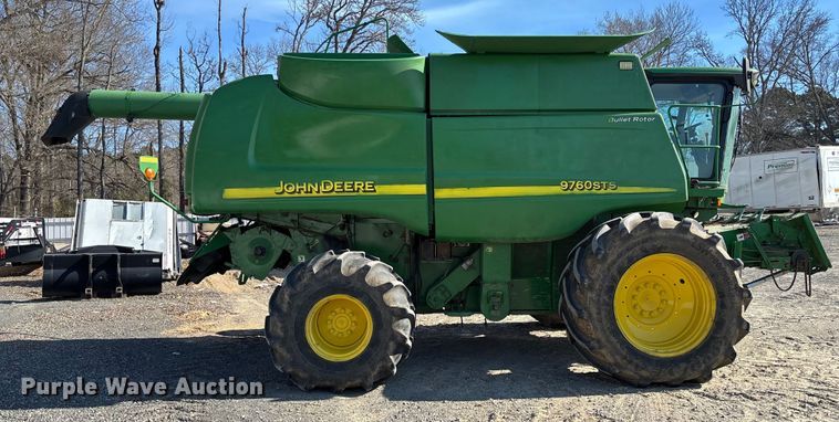 image for item YA2085 2007 John Deere 9760 STS RWA combine